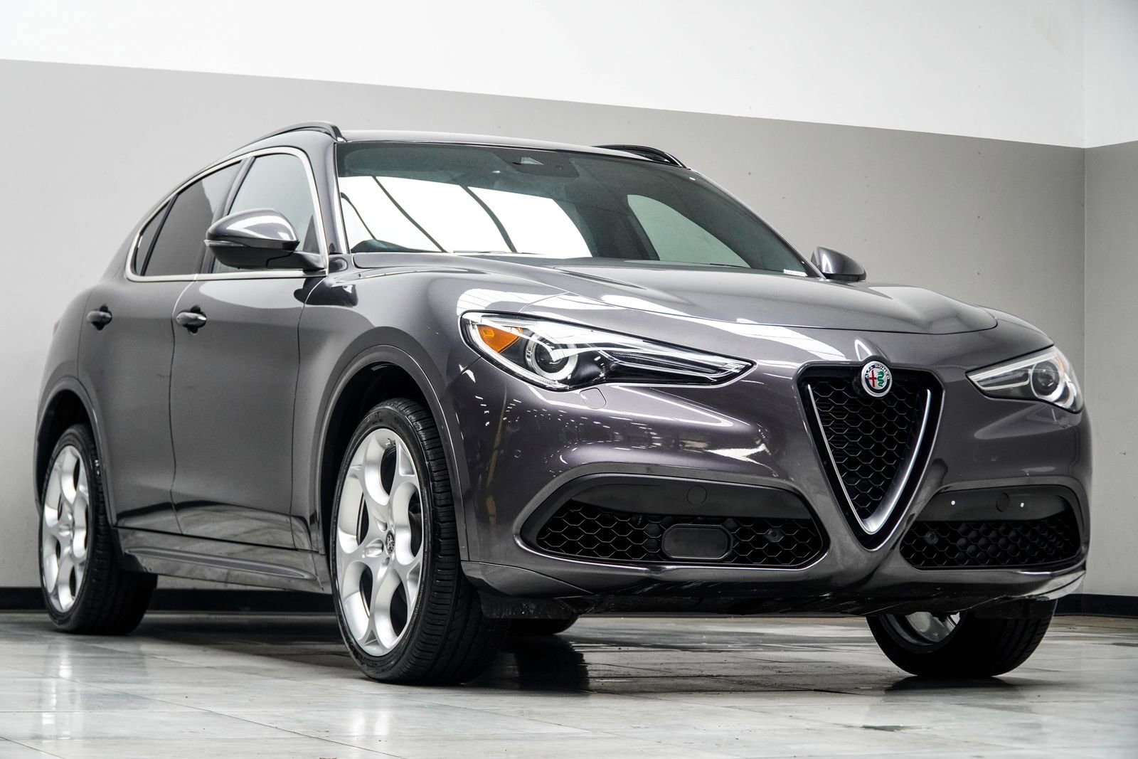2023 Alfa Romeo Stelvio Ti Lusso