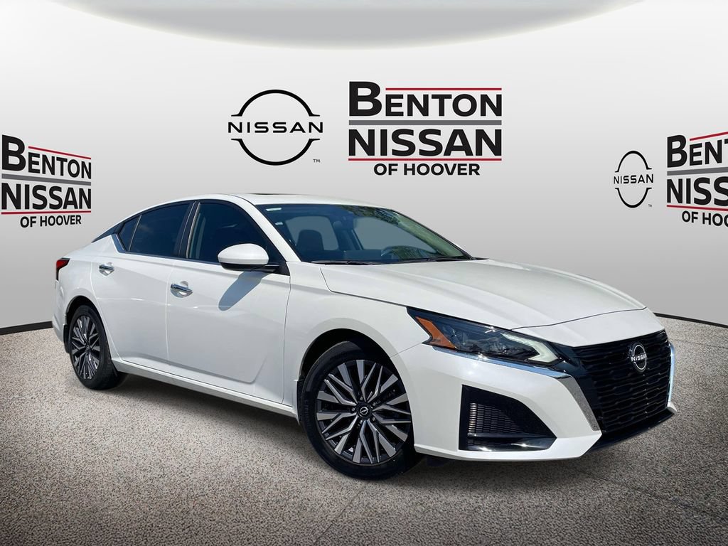 Used 2023 Nissan Altima 2.5 SV w/ SV Premium Package