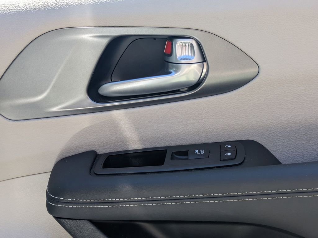 2024 Chrysler Pacifica Touring-L