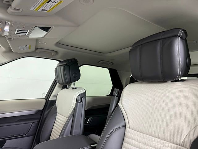 2025 Land Rover Discovery Dynamic SE