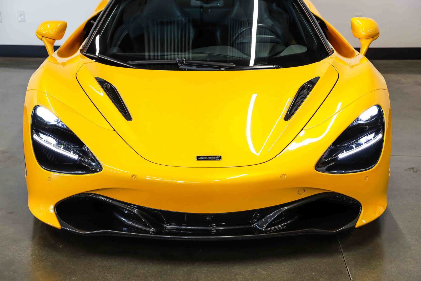 Used 2022 McLaren 720S Performance photo 6