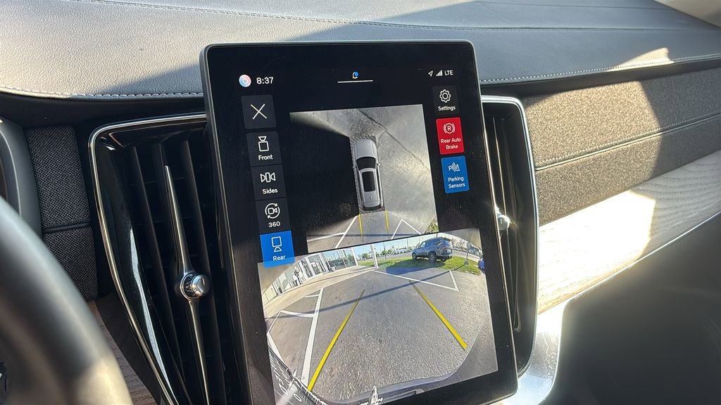 2025 Volvo Xc90 B6 Plus