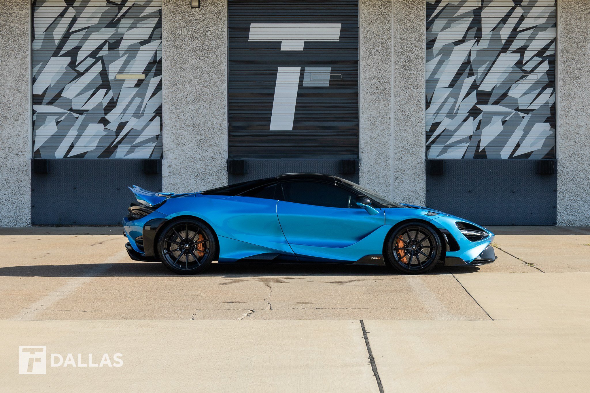 Used 2022 McLaren 765LT photo 17