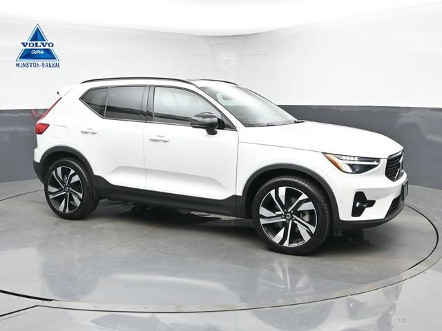 Used 2023 Volvo XC40 B5 Plus w/ Protection Package Premier