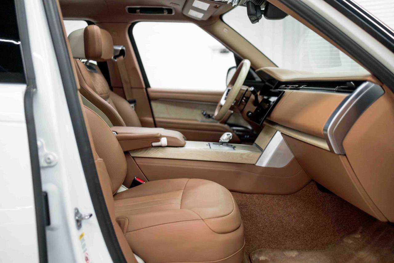 2024 Land Rover Range Rover SV