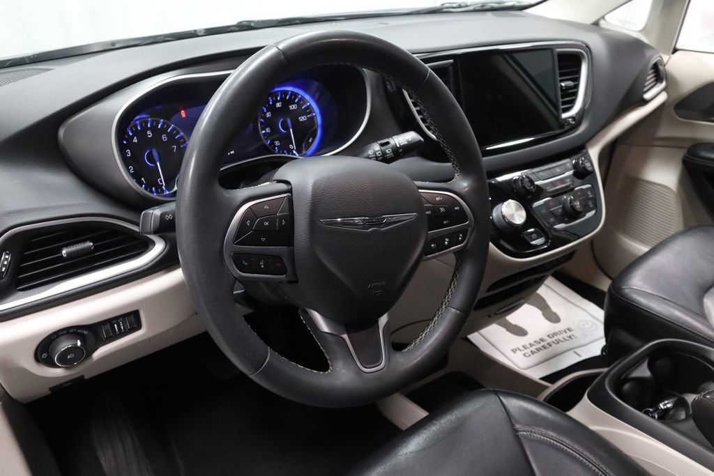 2022 Chrysler Pacifica Touring-L
