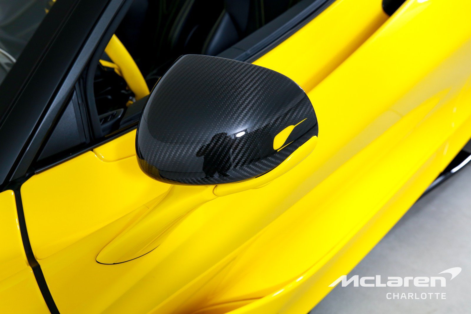 Used 2022 McLaren 765LT photo 35