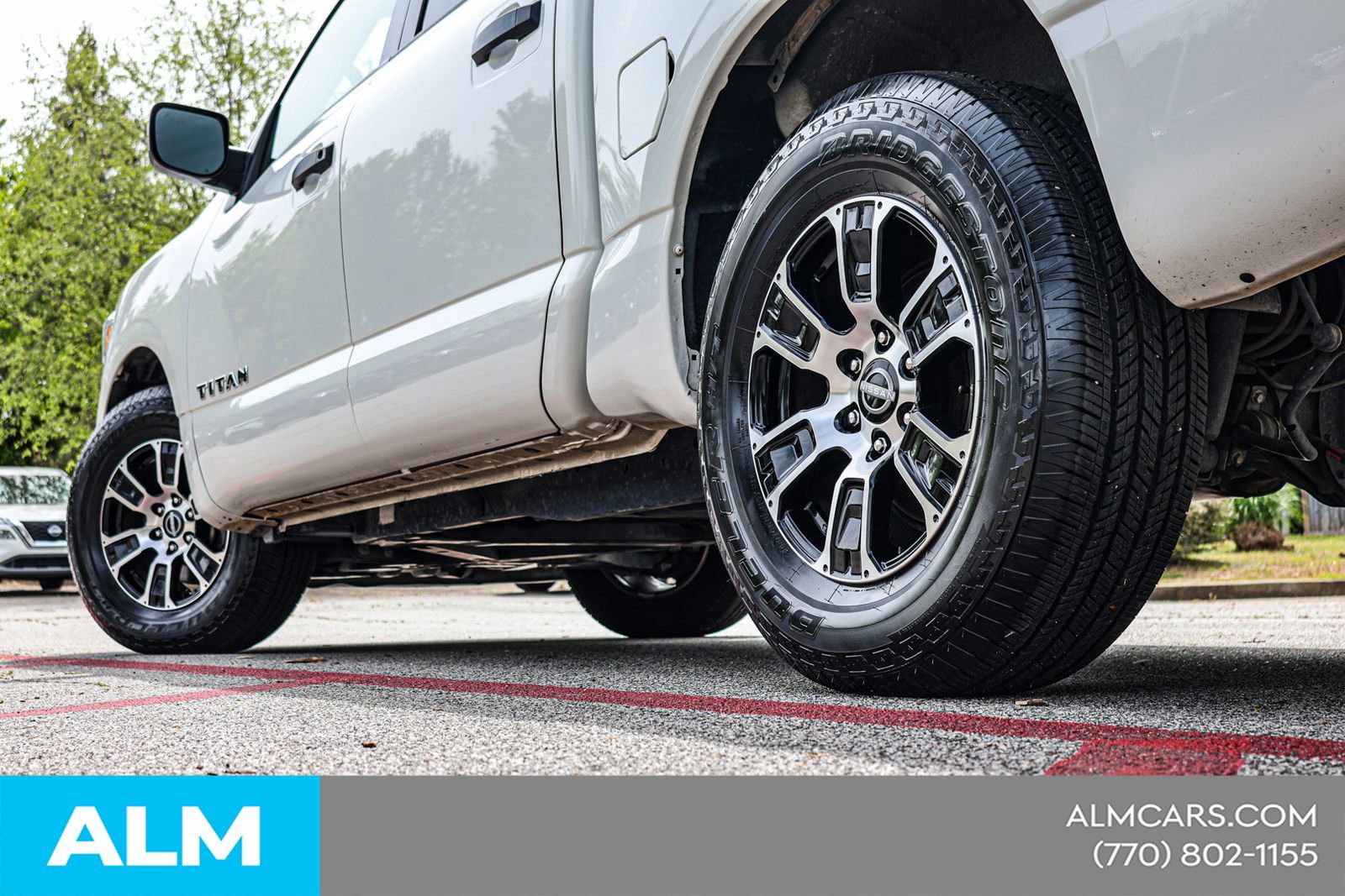 2023 Nissan Titan SV