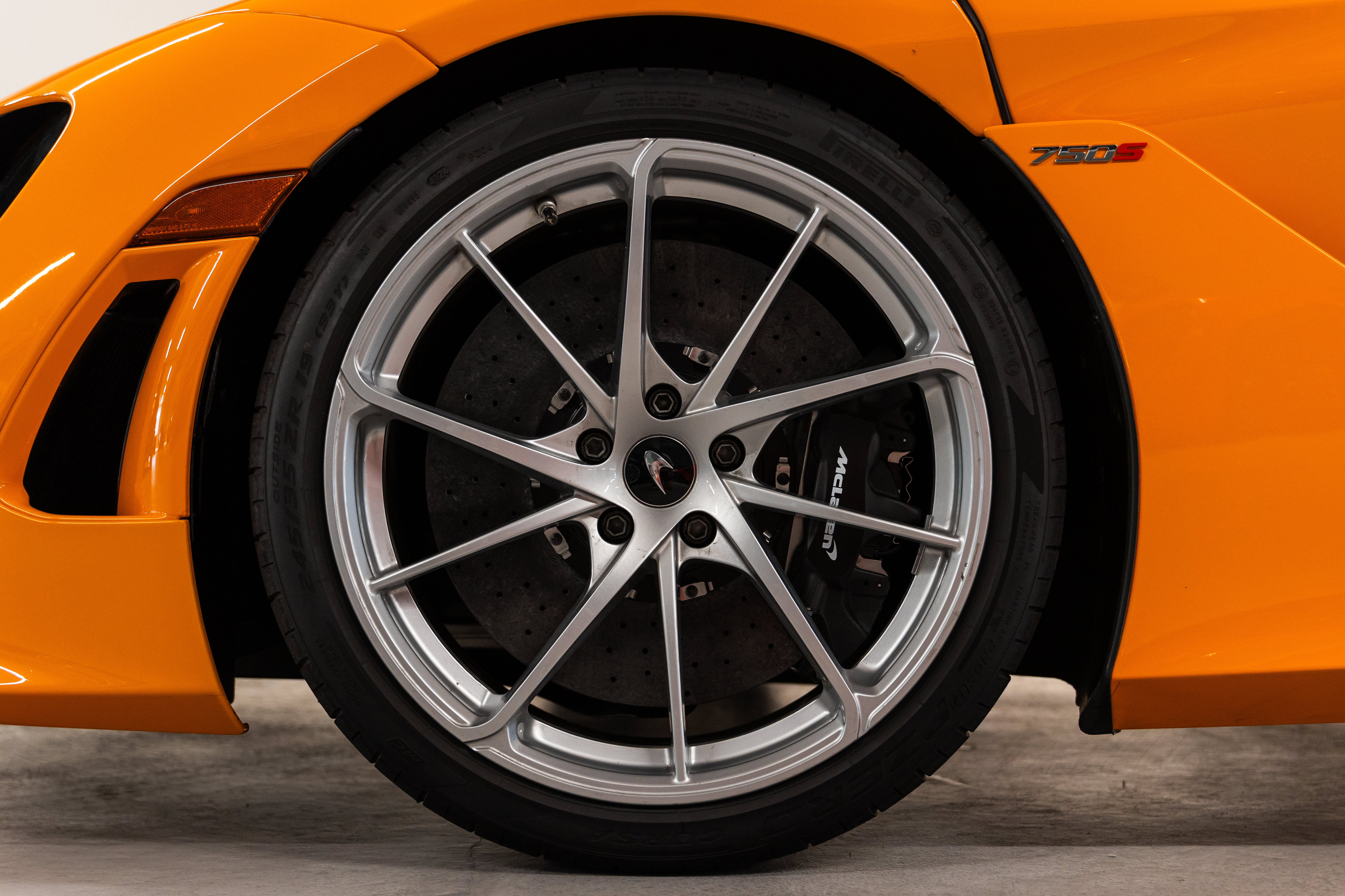 New 2025 McLaren 750S photo 23