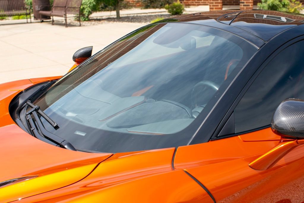 Used 2018 McLaren 720S Performance photo 19