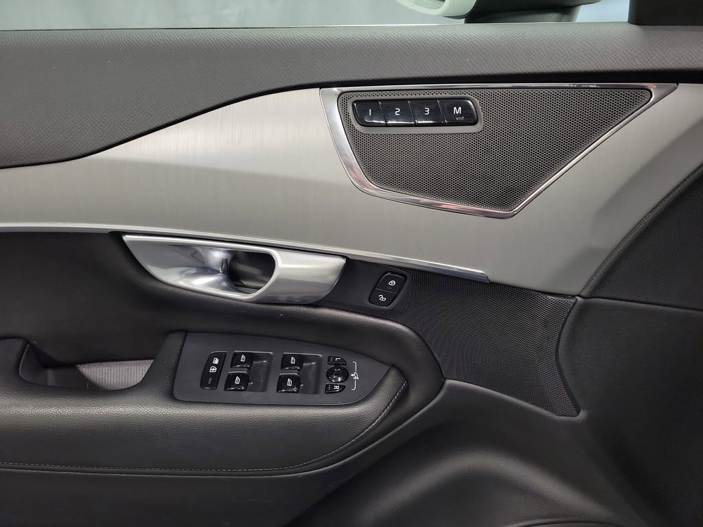 2022 Volvo Xc90 T5 Momentum