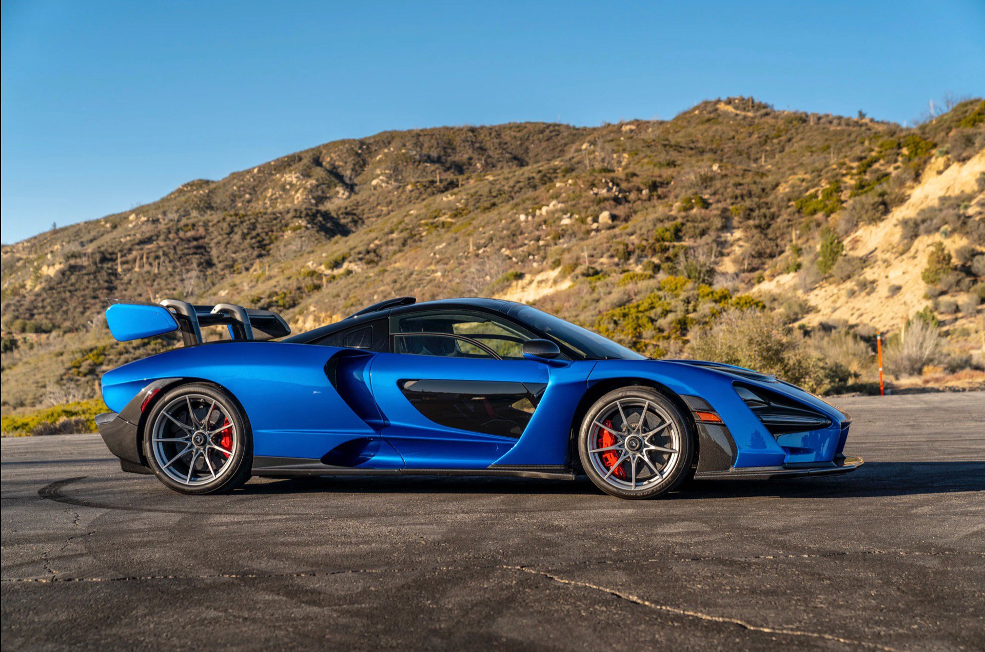 Used 2019 McLaren Senna Coupe ULTRA RARE Only 1685 Mil photo 68