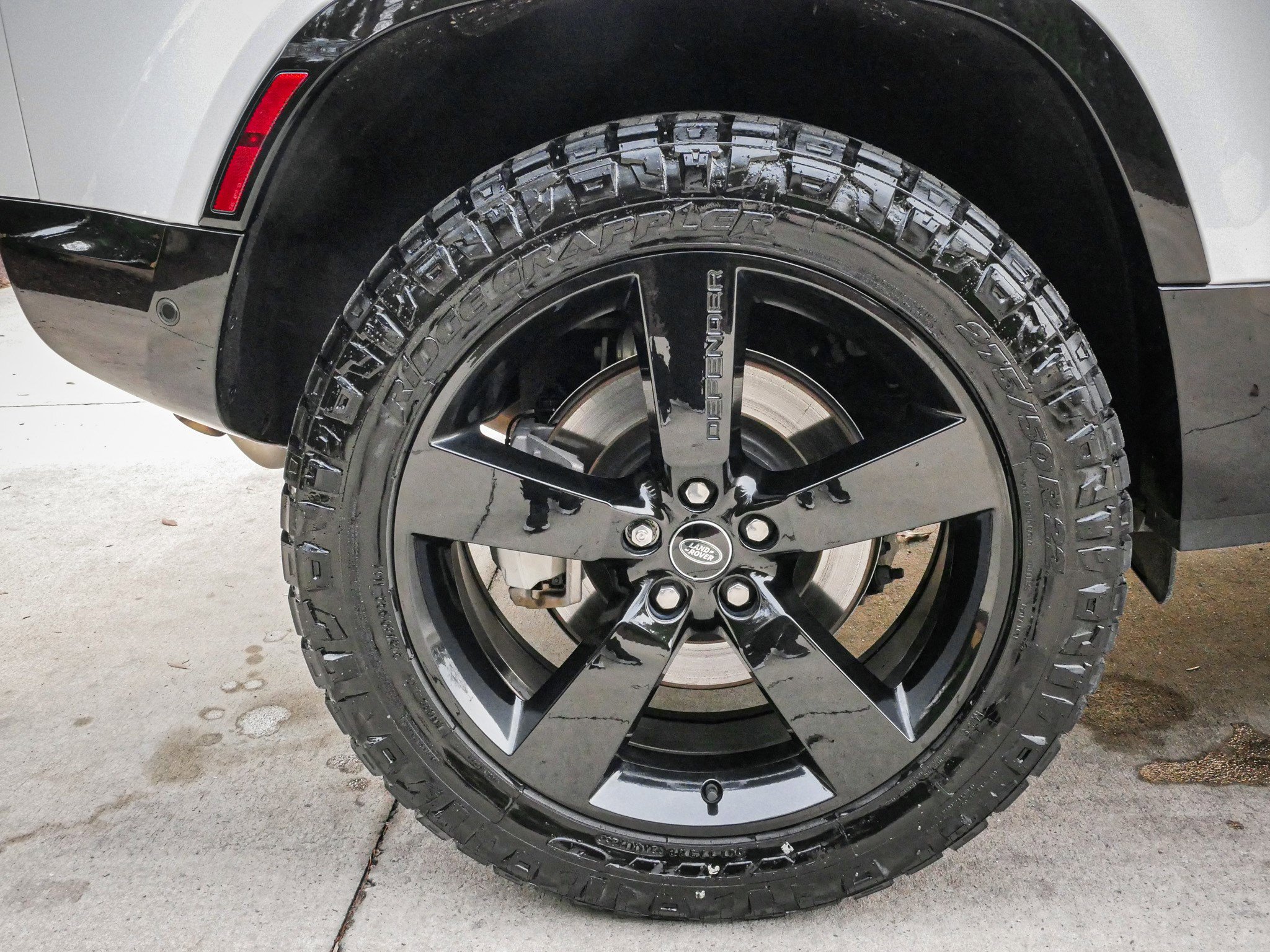 2023 Land Rover Defender 90 X-Dynamic SE