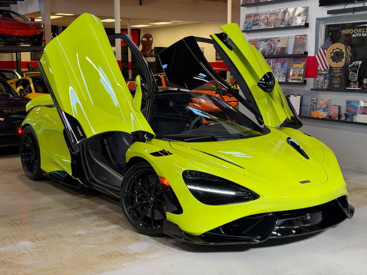 Used 2021 McLaren 765LT photo 2