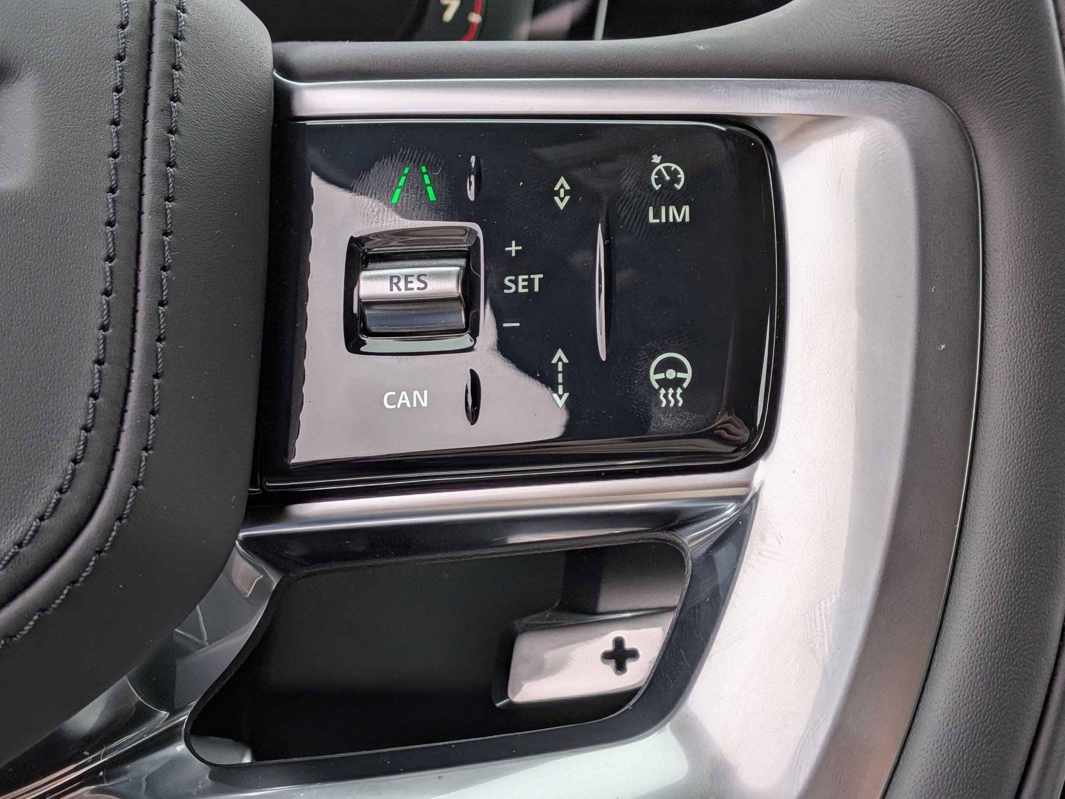 2025 Land Rover Range Rover SV