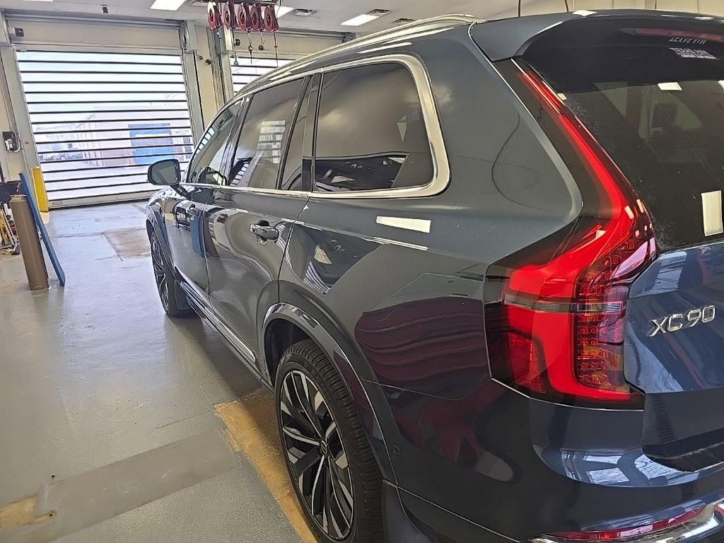 2025 Volvo Xc90 B5 Plus