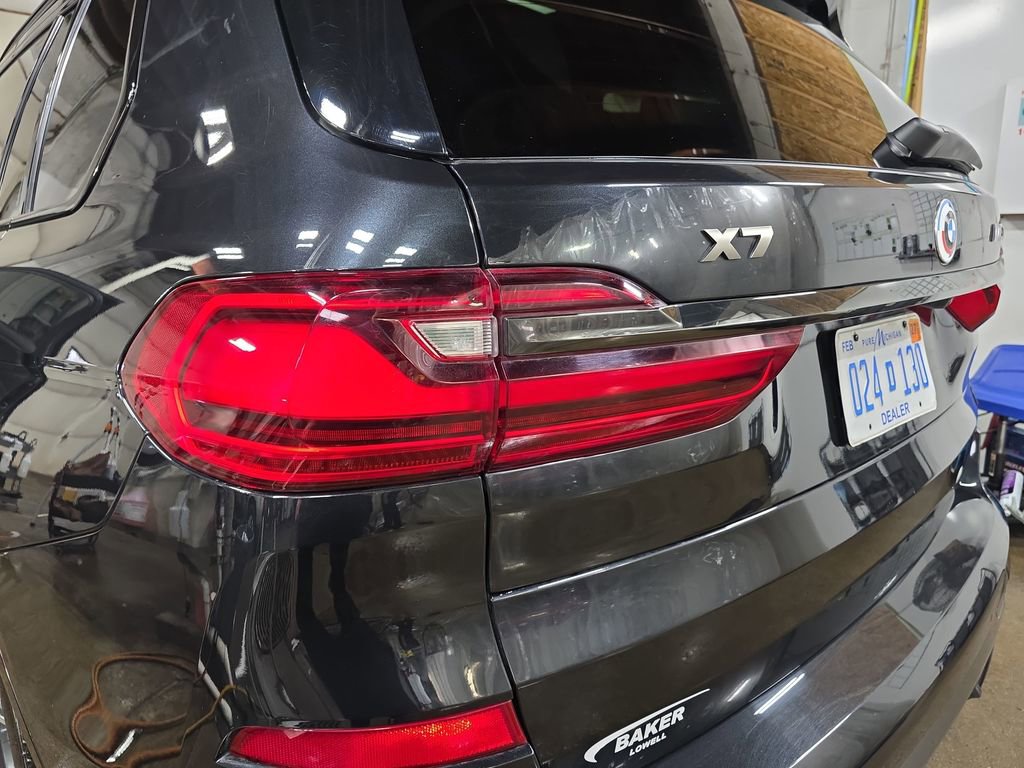 2022 BMW X7 M50i
