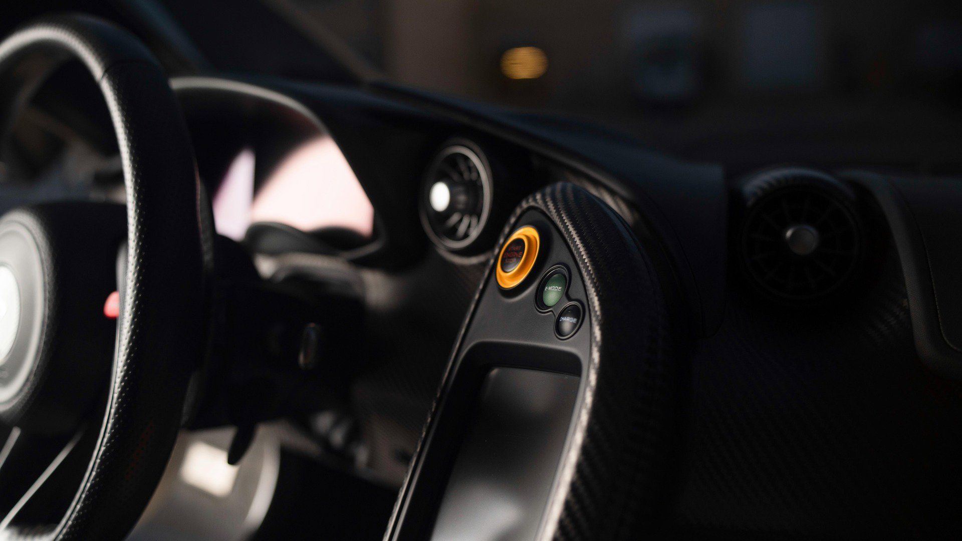 Used 2013 McLaren P1 photo 36