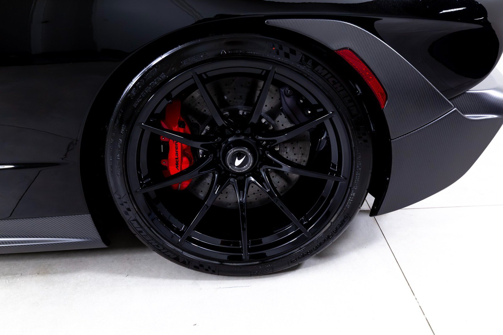 Used 2019 McLaren Senna photo 33