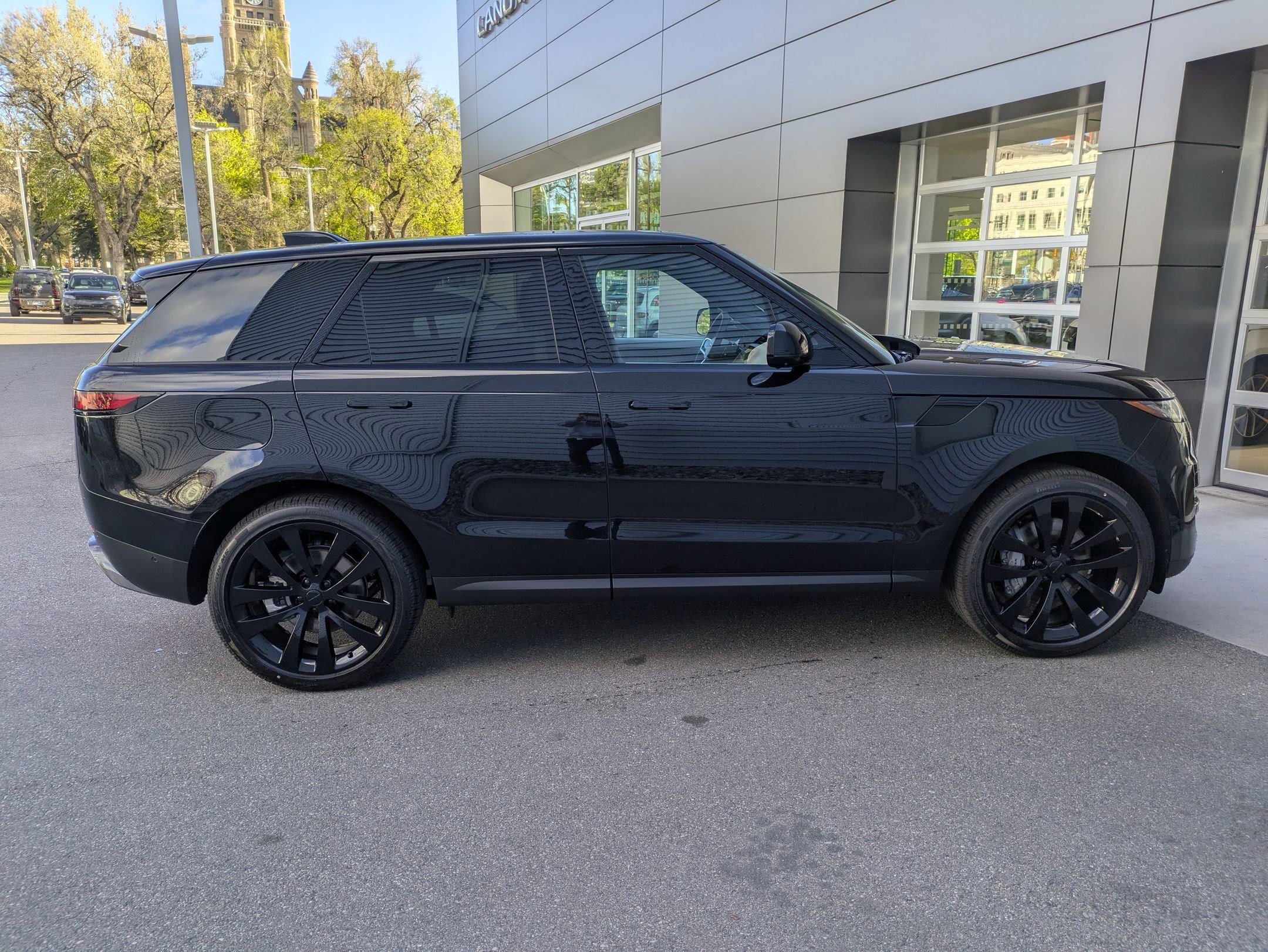 2026 Land Rover Range Rover Sport SE