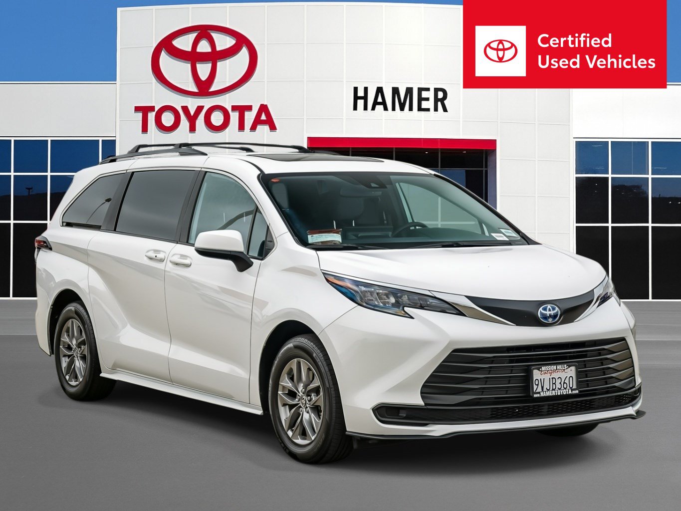 Certified 2025 Toyota Sienna LE w/ LE Plus Package