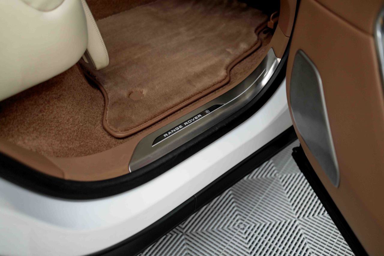 2024 Land Rover Range Rover SV