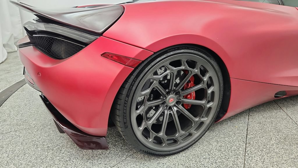 Used 2018 McLaren 720S Performance photo 25