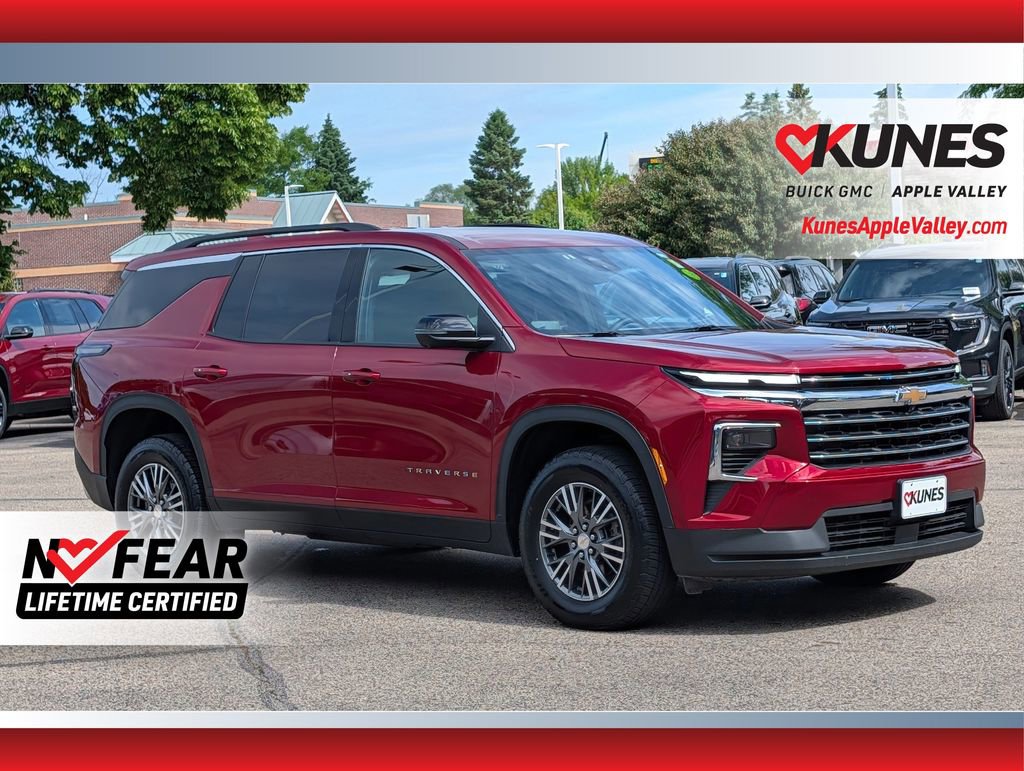 Used 2024 Chevrolet Traverse LT