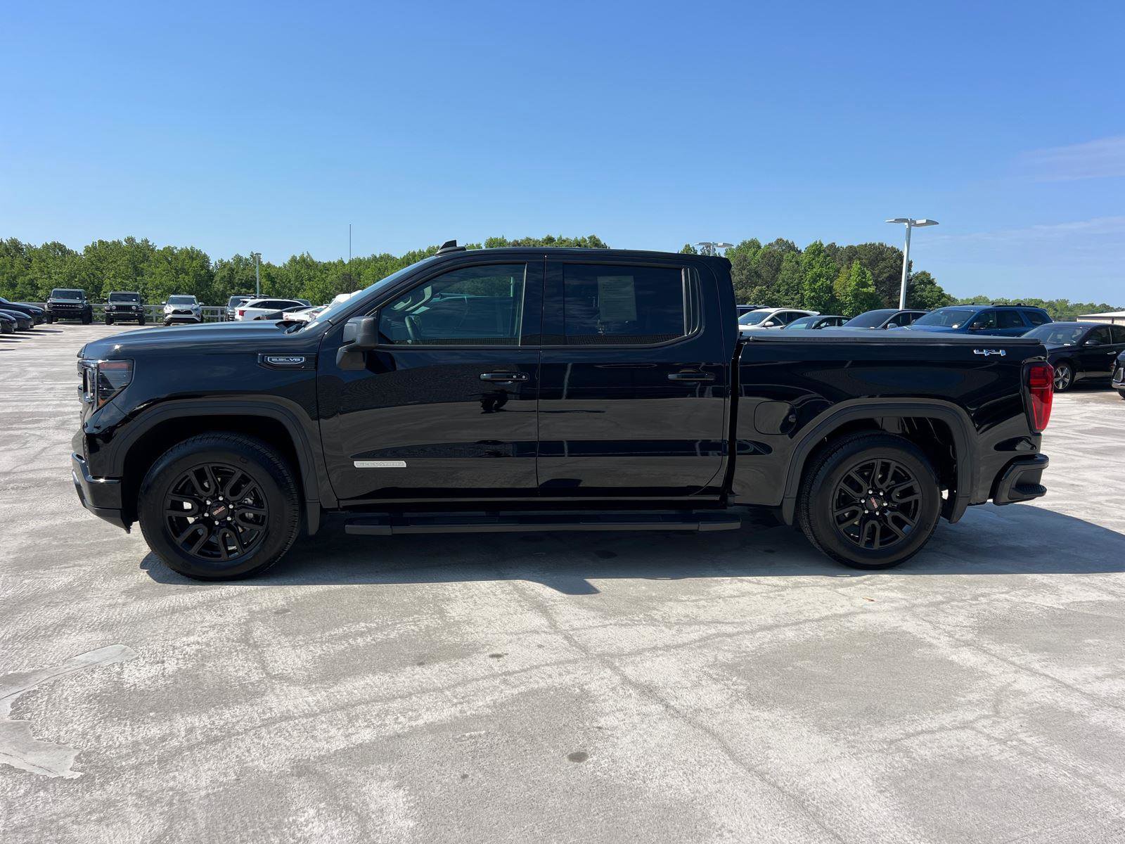 2024 GMC Sierra 1500 Elevation