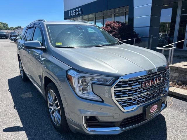 Used 2024 GMC Terrain Denali w/ Denali Premium Package