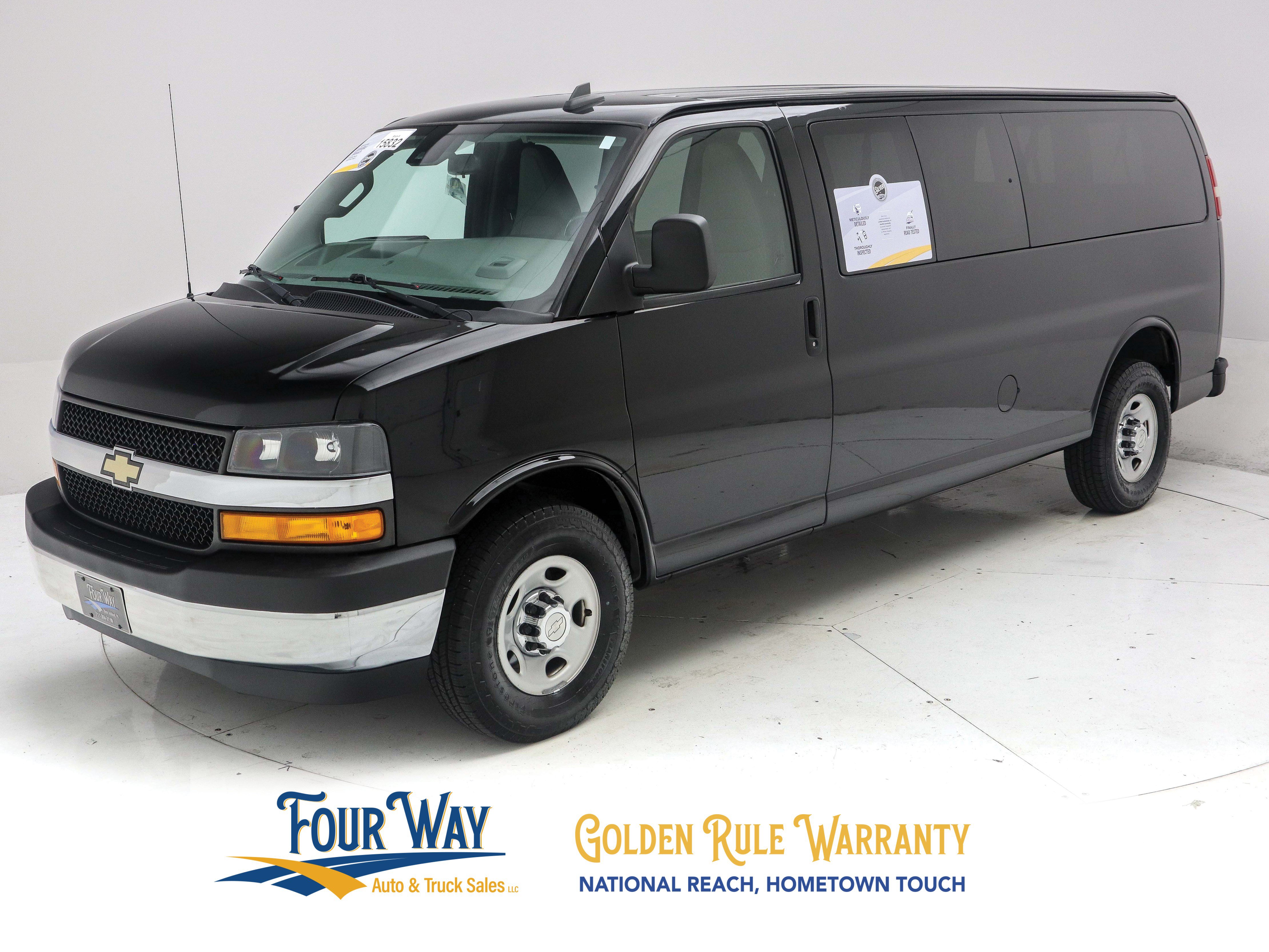 2019 Chevrolet Express Passenger LT - Photo 8