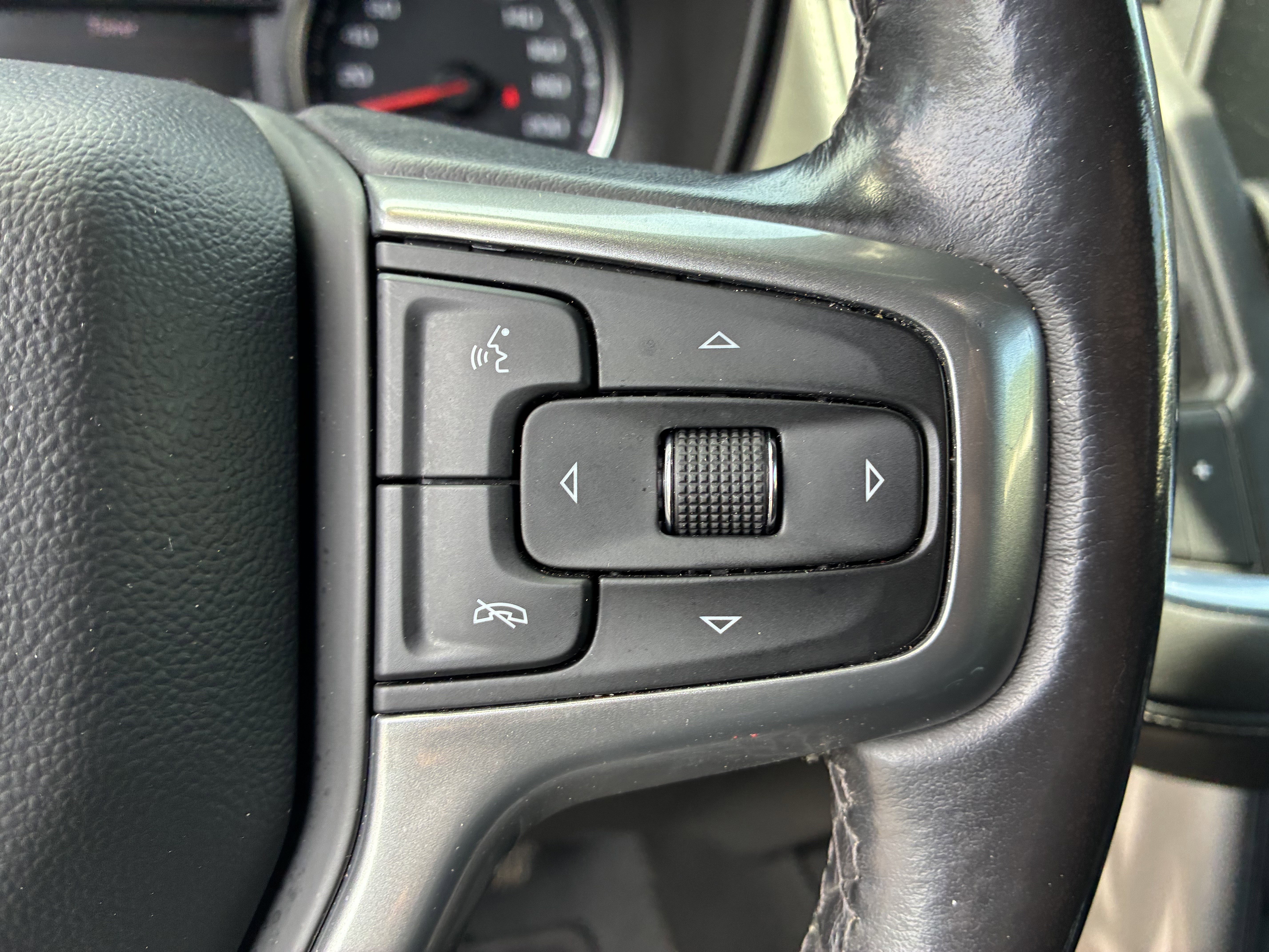 2022 Chevrolet Suburban LS