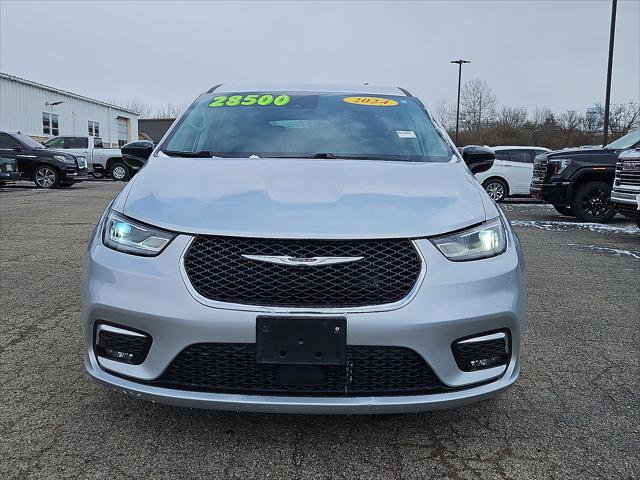 2024 Chrysler Pacifica Touring-L