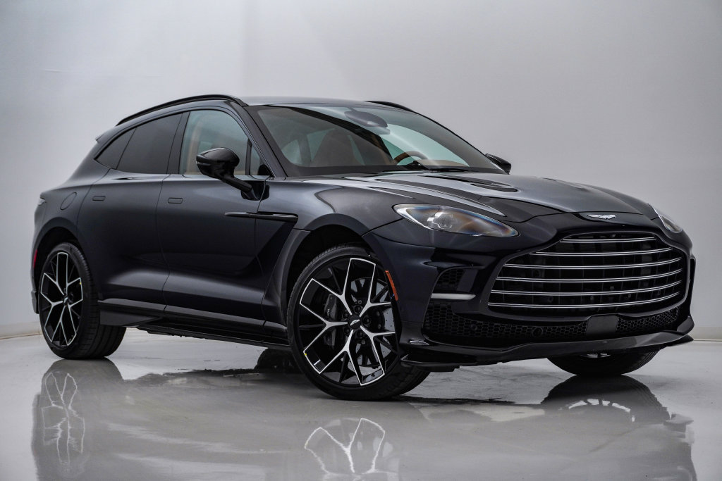 New 2026 Aston Martin DBX 707