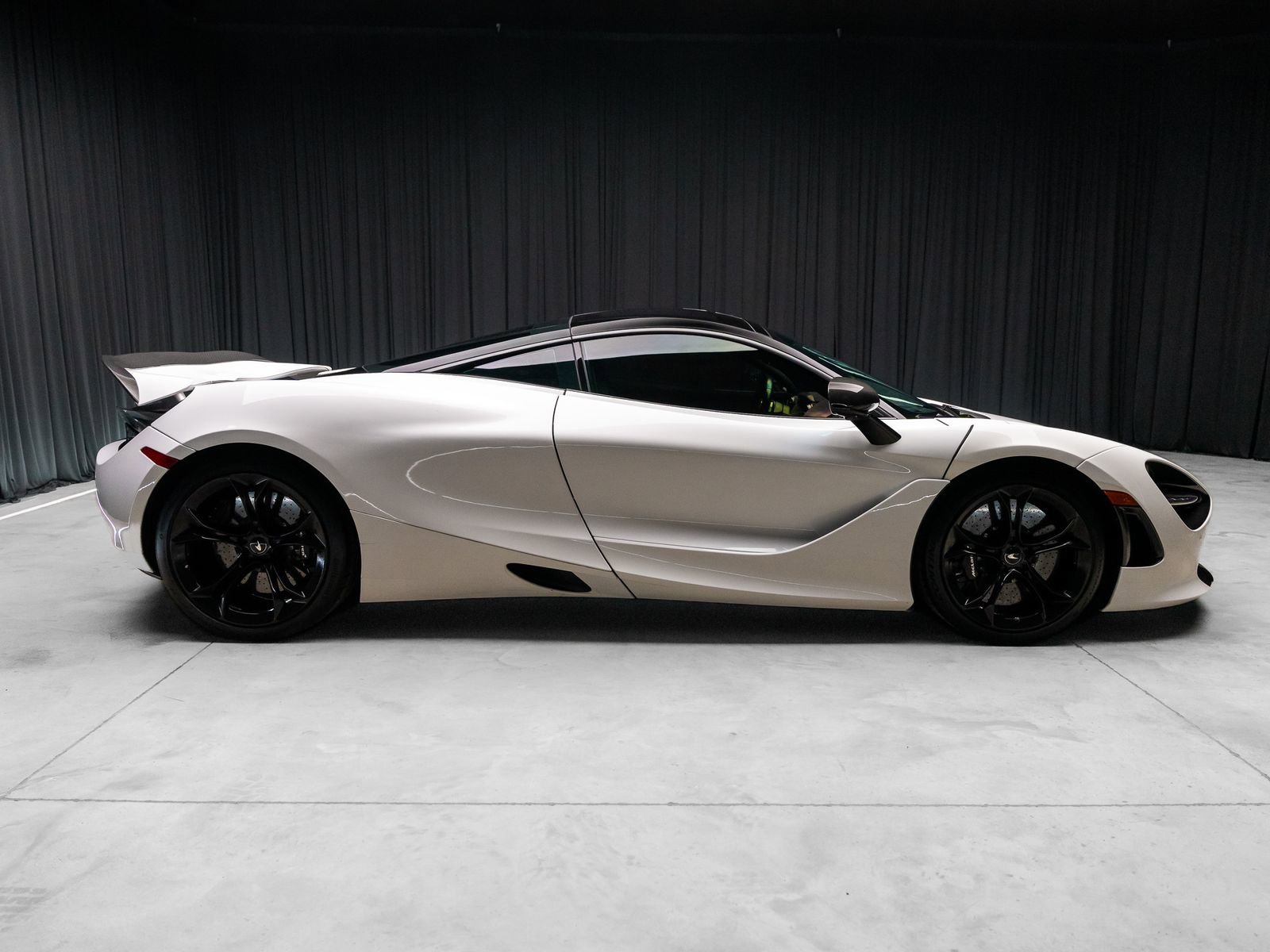 Used 2019 McLaren 720S Performance photo 16