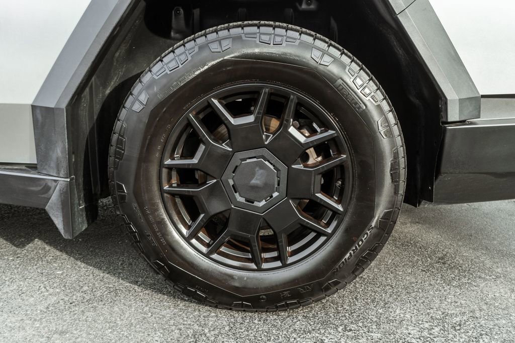 2024 Tesla Cybertruck AWD Crew Cab