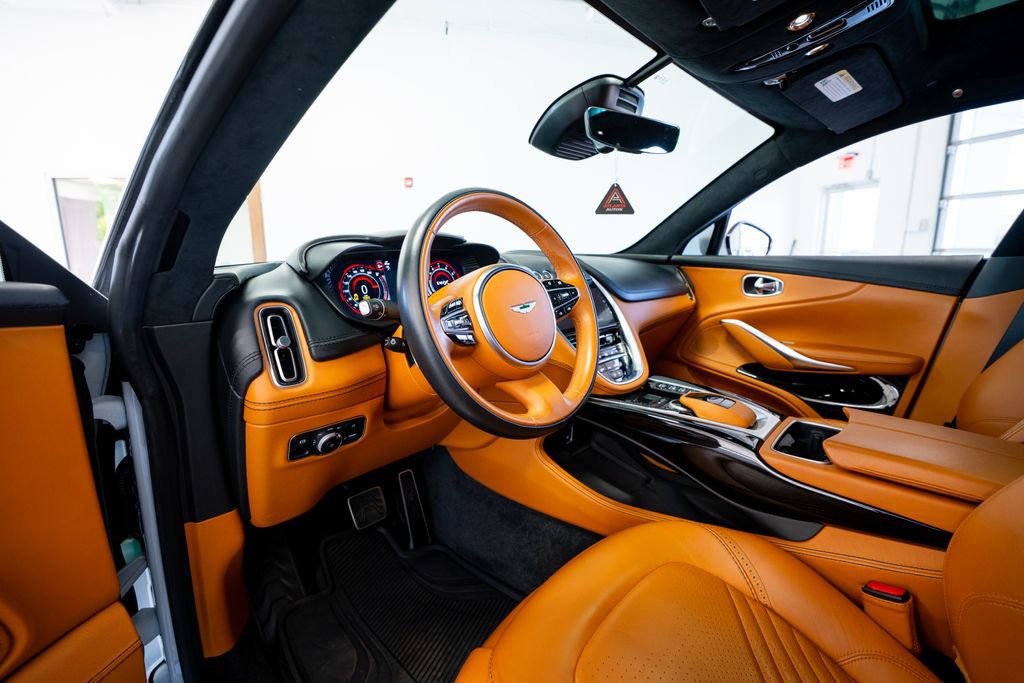 2021 Aston Martin DBX