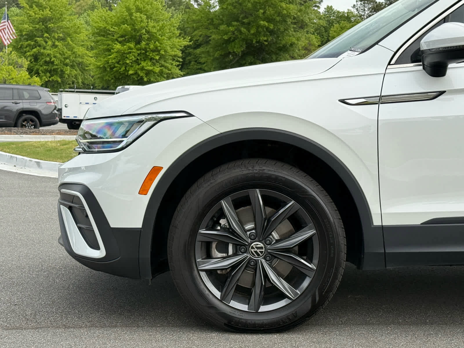 2023 Volkswagen Tiguan SE