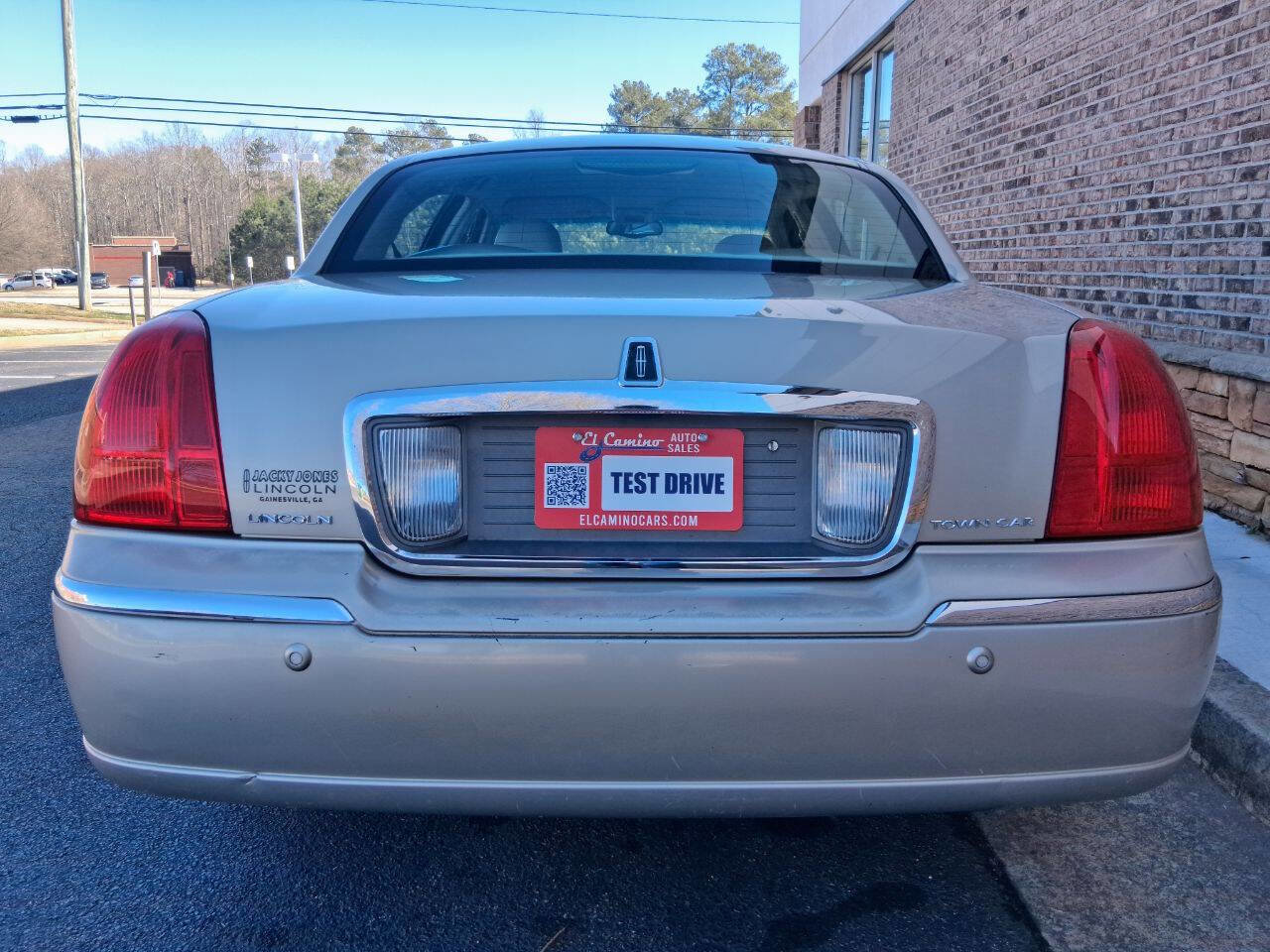2004 Lincoln Town Car Signature