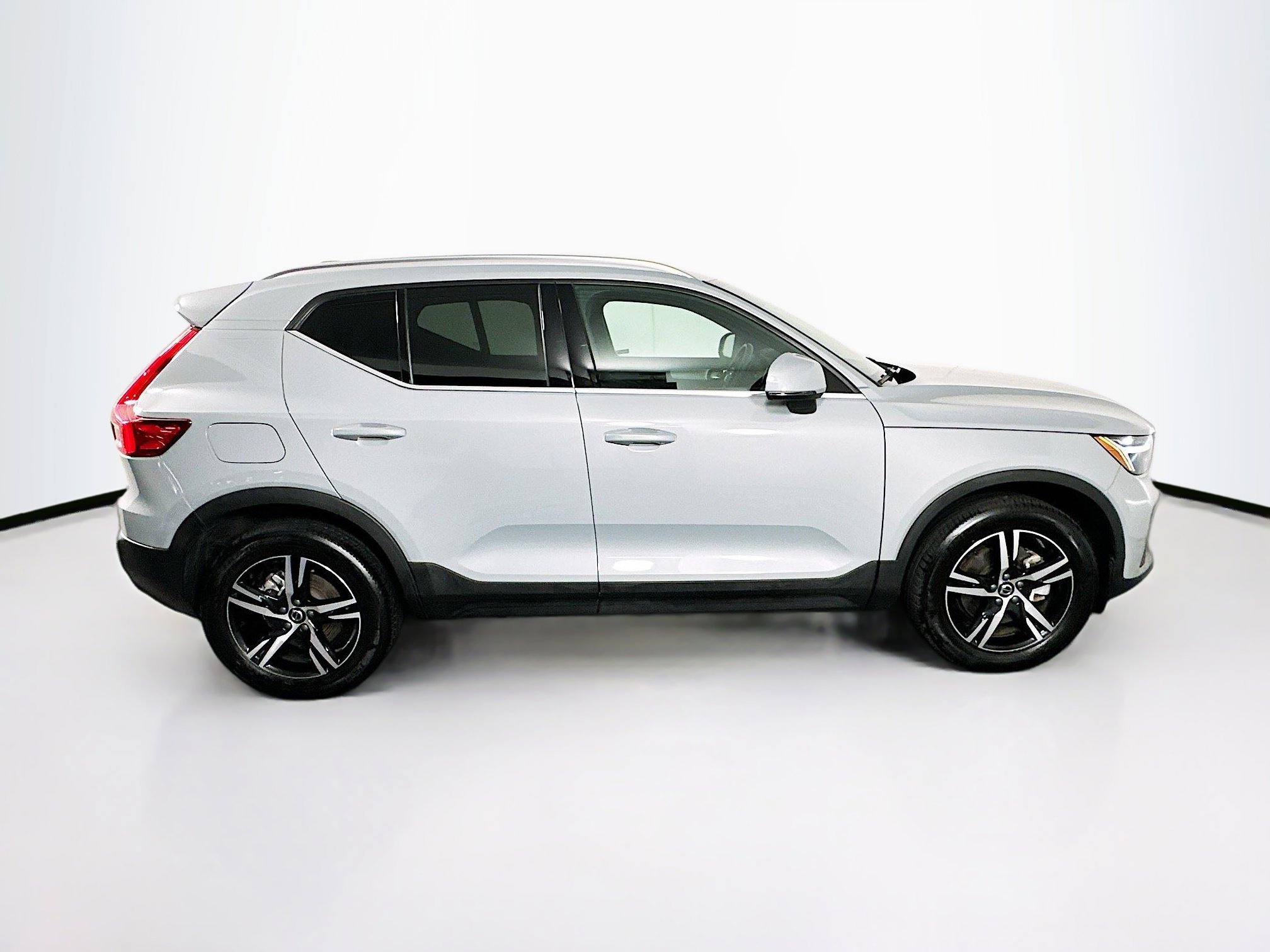 2025 Volvo Xc40 B5 Core