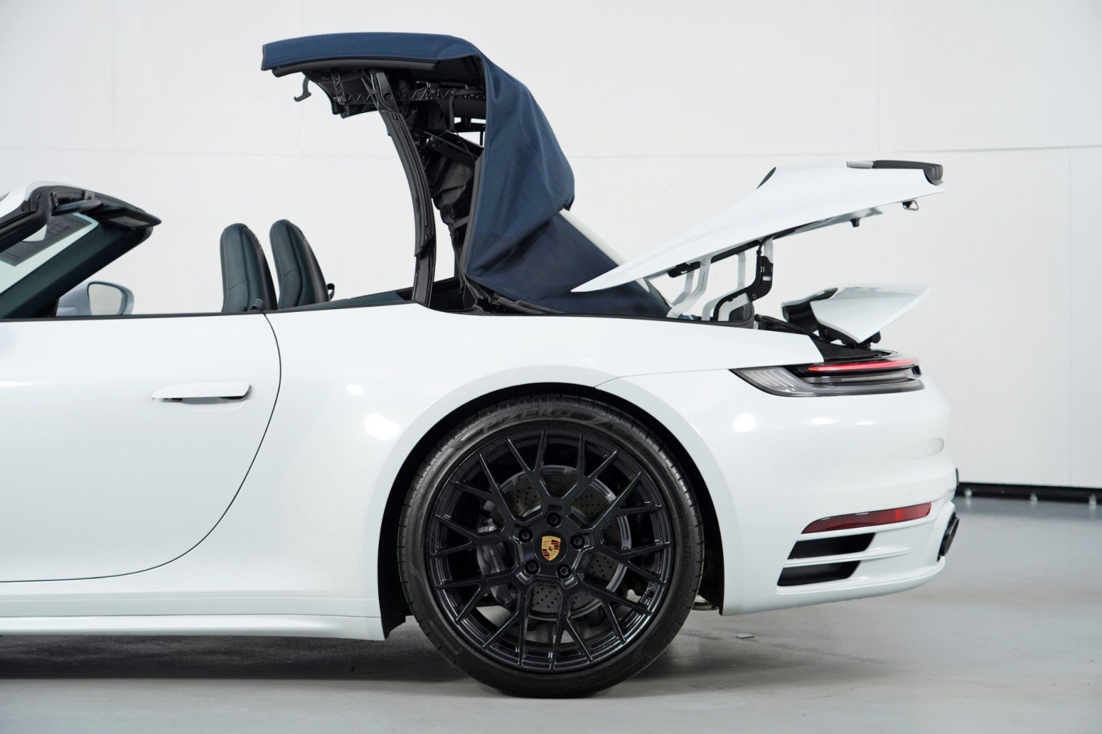 2022 Porsche 911 Carrera