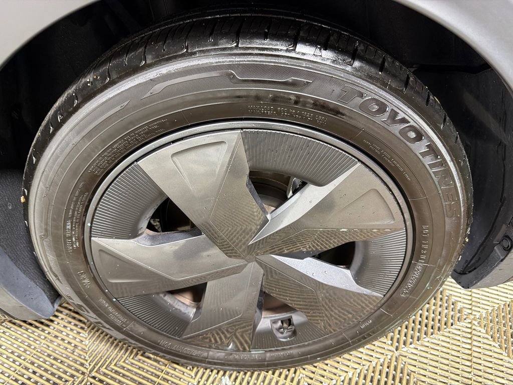 2025 Toyota Prius Plug-In Hybrid