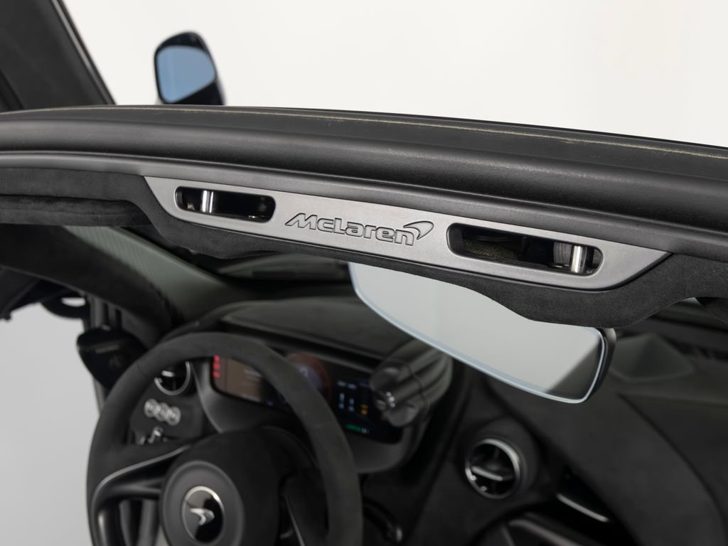 Used 2025 McLaren 750S Spider photo 33
