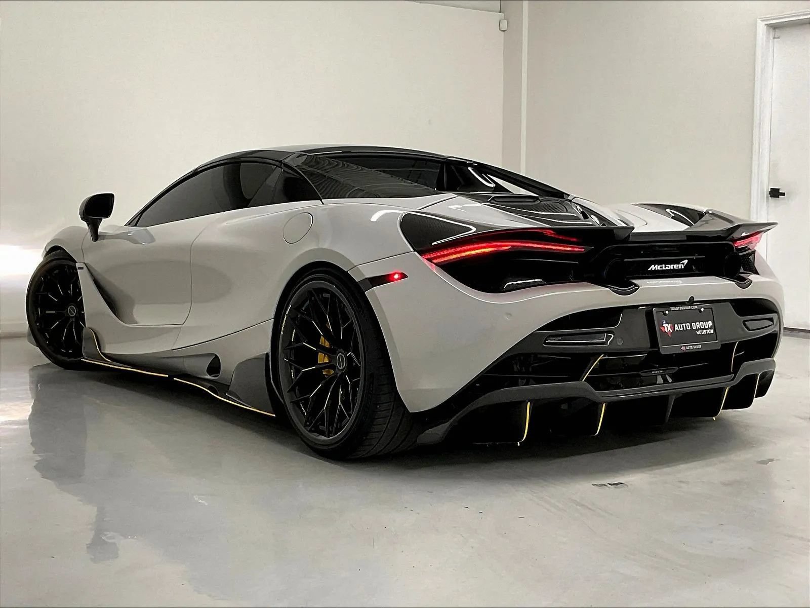 Used 2019 McLaren 720S Performance photo 7