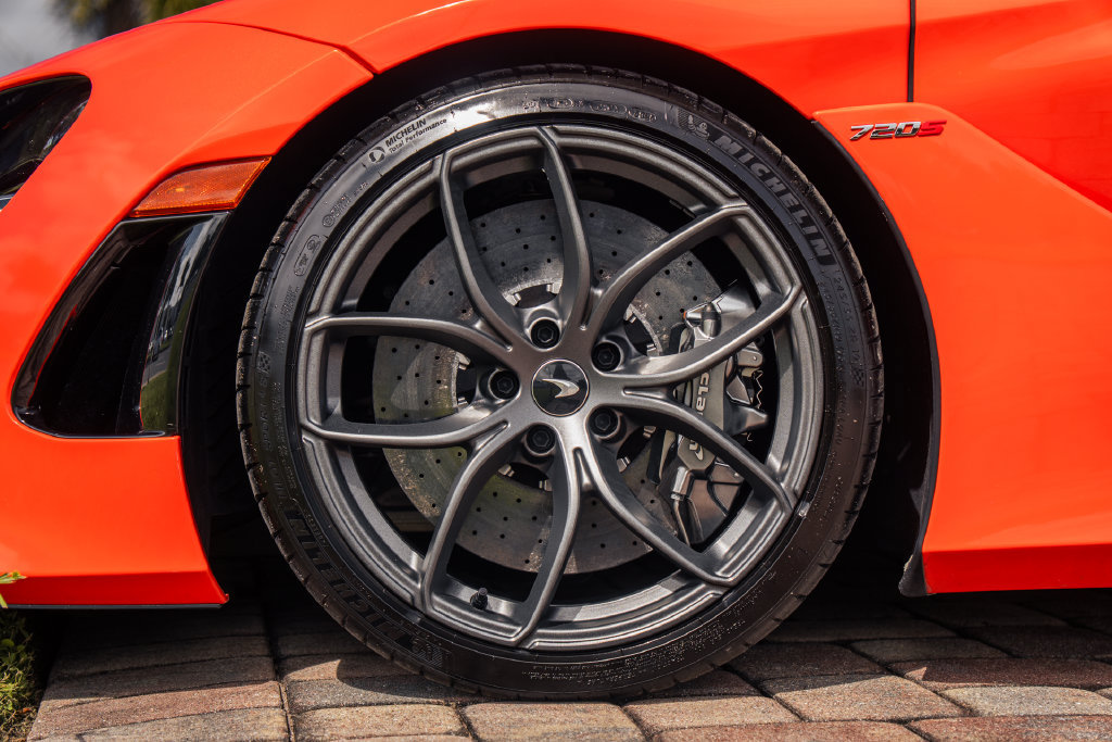 Used 2021 McLaren 720S Performance photo 16