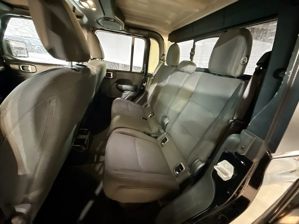 2022 Jeep Gladiator Sport