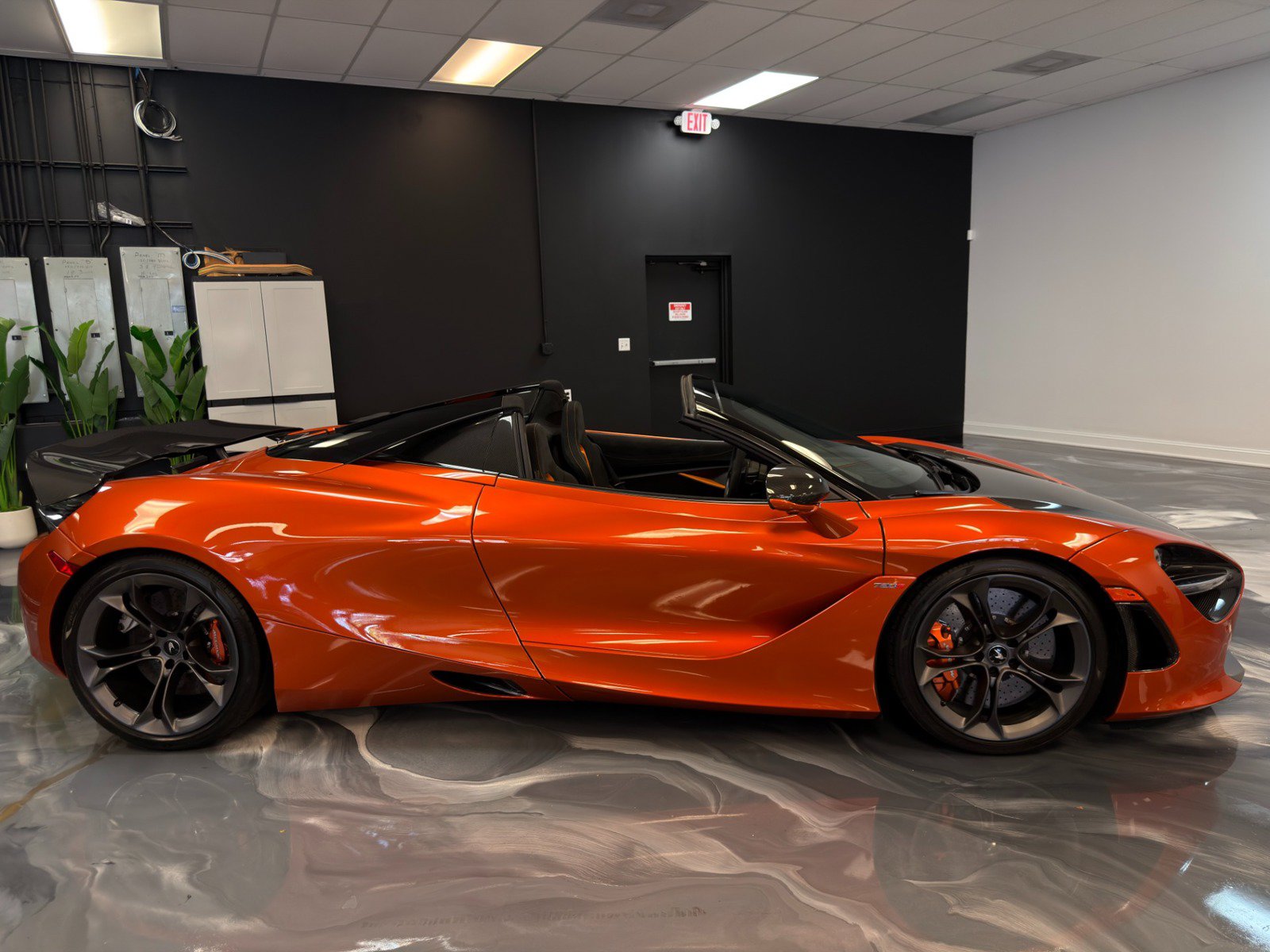 Used 2021 McLaren 720S Performance photo 9