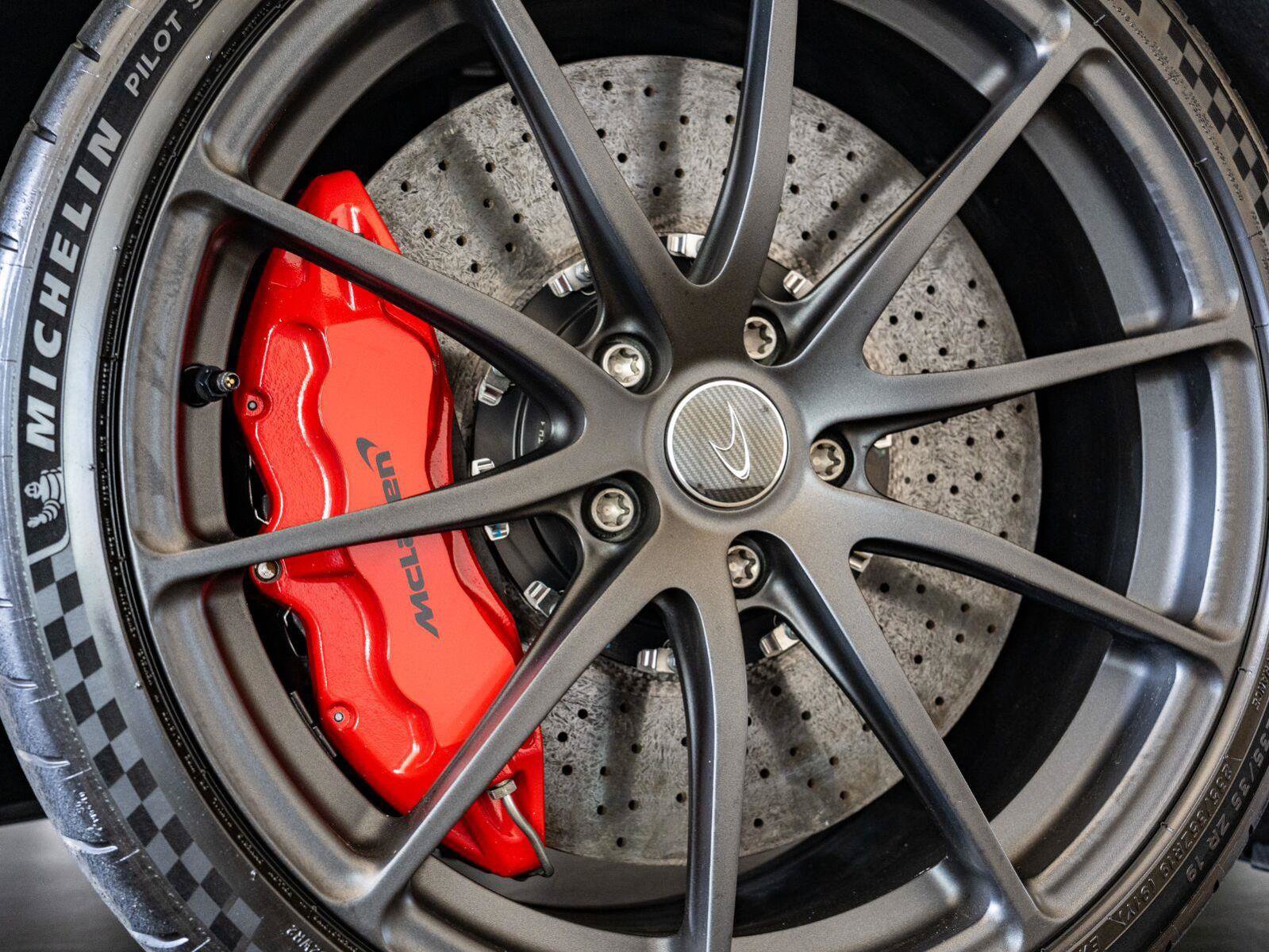Used 2016 McLaren 675LT Coupe photo 24
