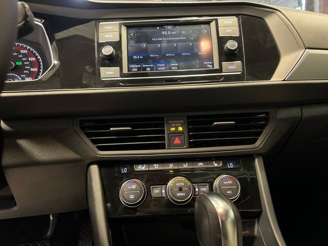 2020 Volkswagen Jetta R-Line