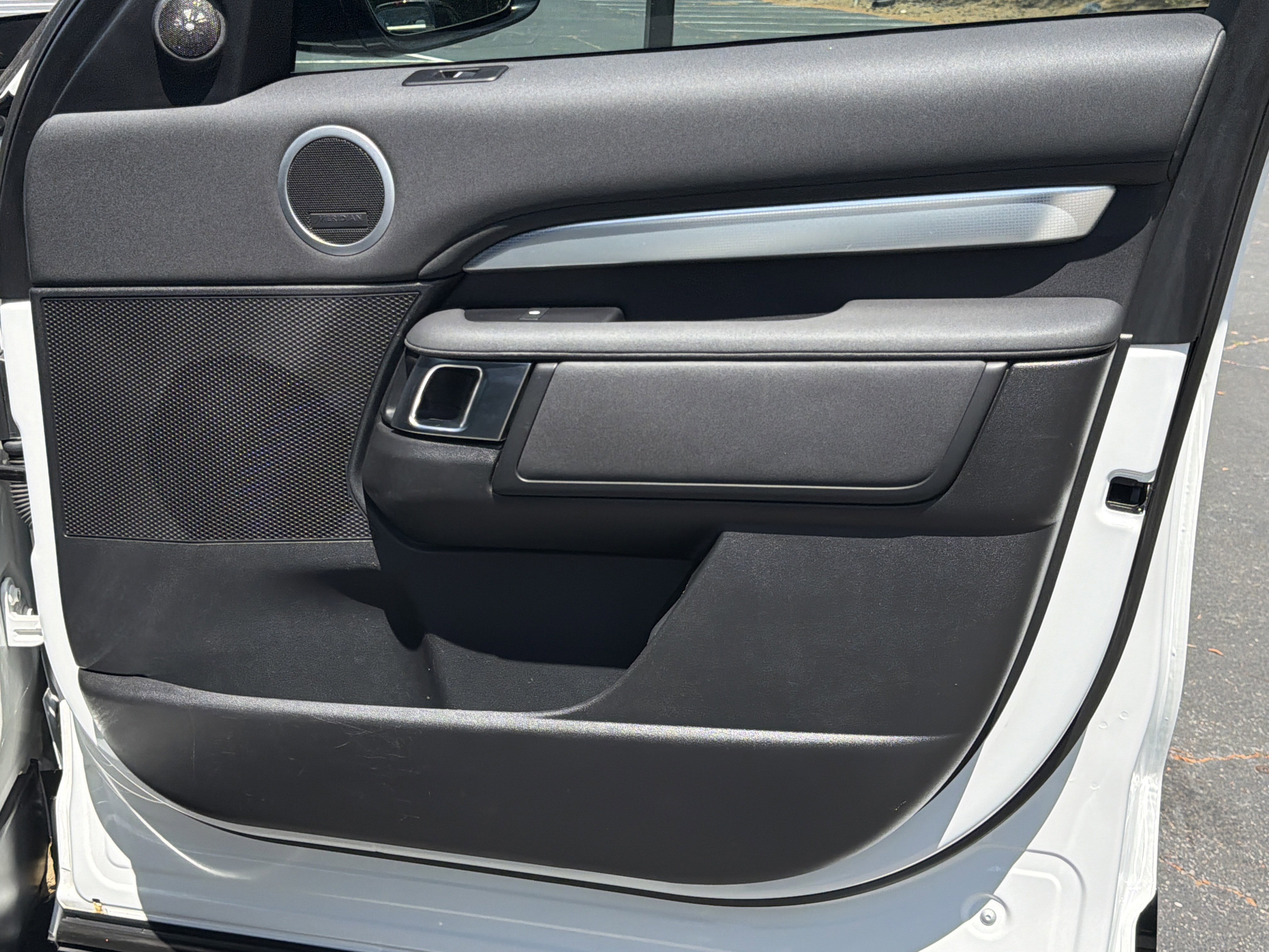 2020 Land Rover Discovery Landmark